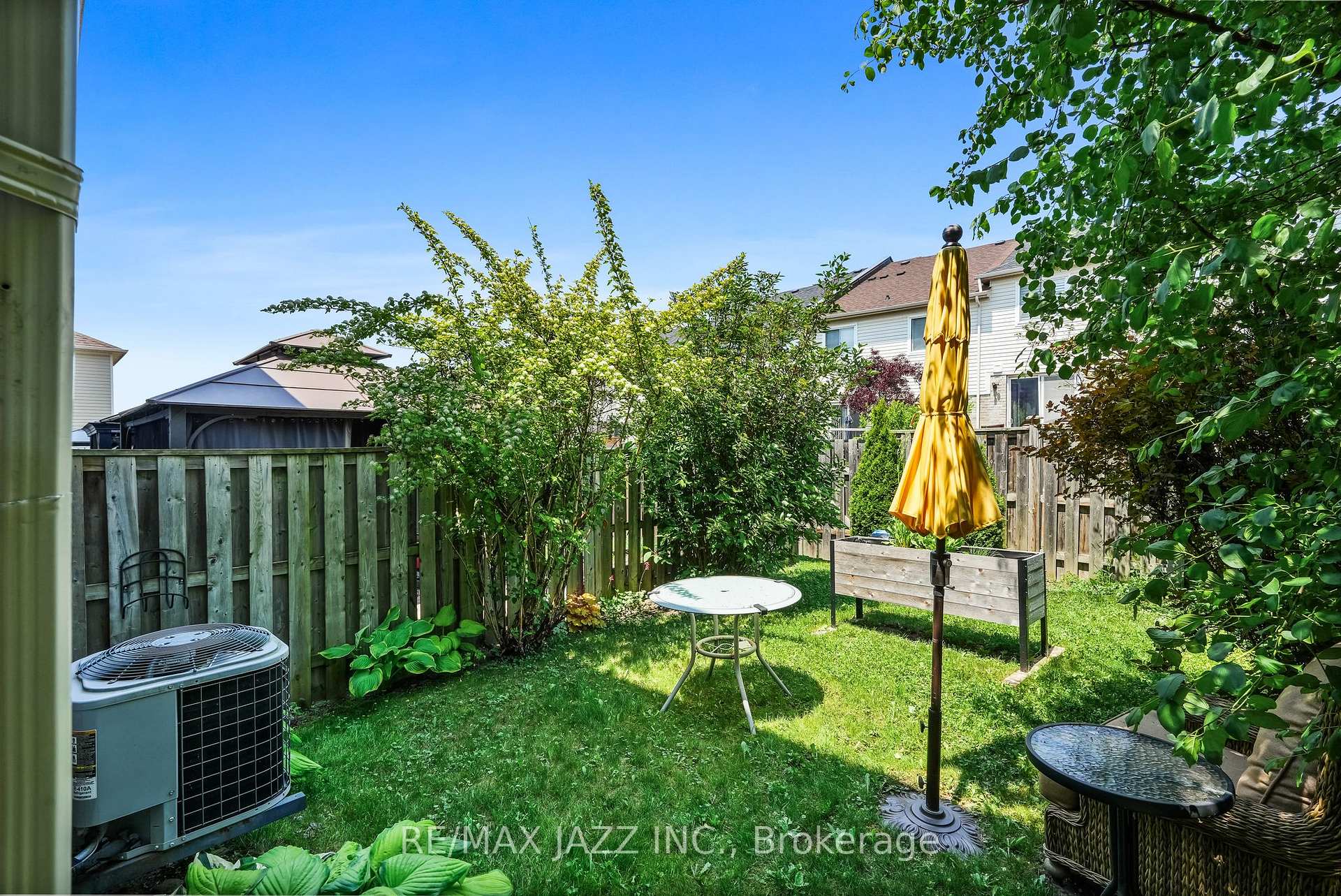 Photo 38 of 39 Silverwood Circle, Ajax, Central East — HOMEH