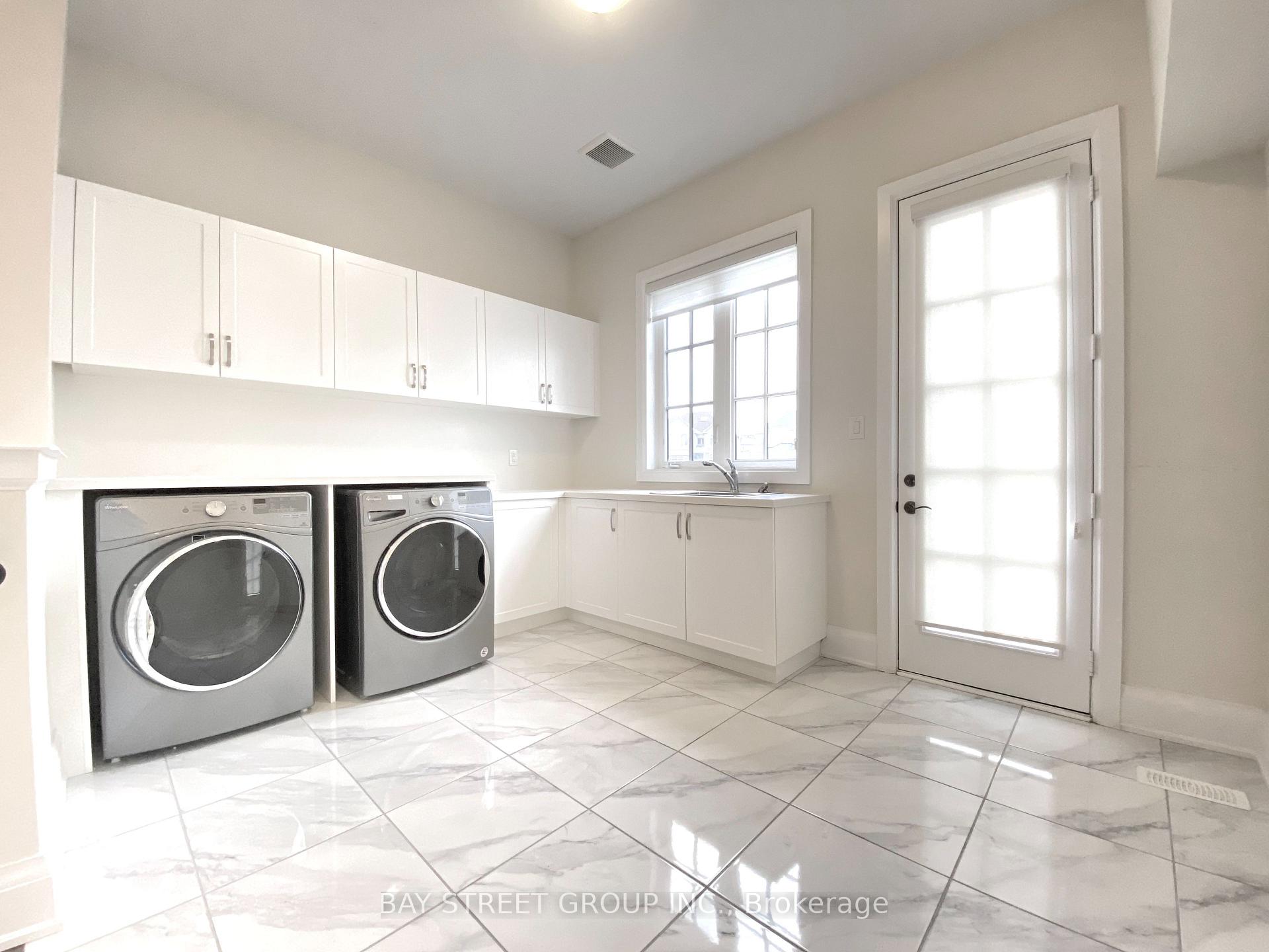 Photo 20 of 38 Wigston Place, Vaughan, Uplands — HOMEH