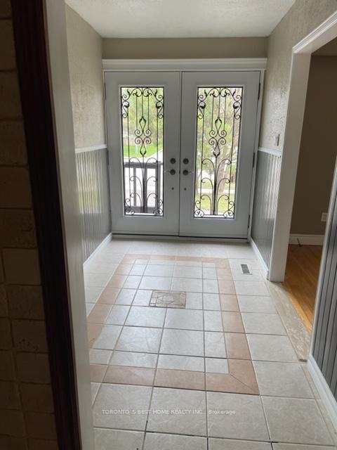 Photo 5 of 101 Orchard Heights Boulevard, Aurora, Aurora Heights — HOMEH