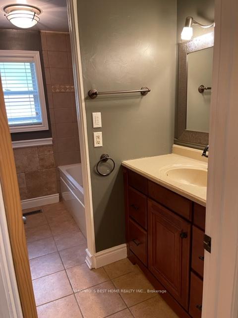 Photo 15 of 101 Orchard Heights Boulevard, Aurora, Aurora Heights — HOMEH