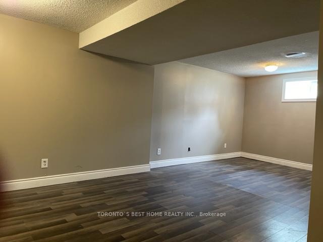 Photo 18 of 101 Orchard Heights Boulevard, Aurora, Aurora Heights — HOMEH