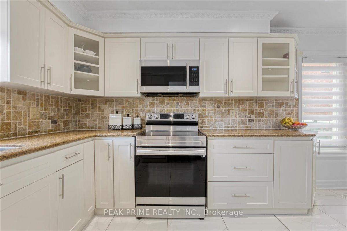 Photo 7 of 46 Sungold Court, Vaughan, West Woodbridge — HOMEH