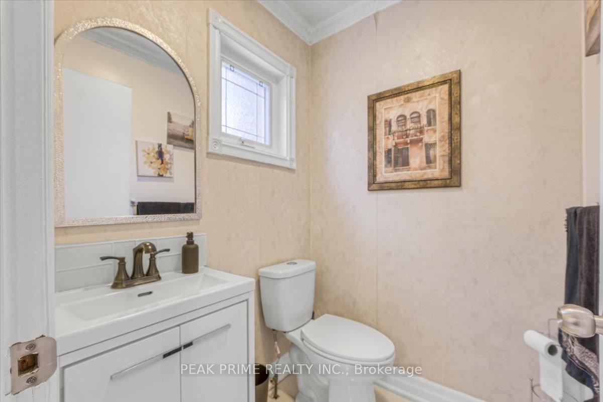 Photo 10 of 46 Sungold Court, Vaughan, West Woodbridge — HOMEH