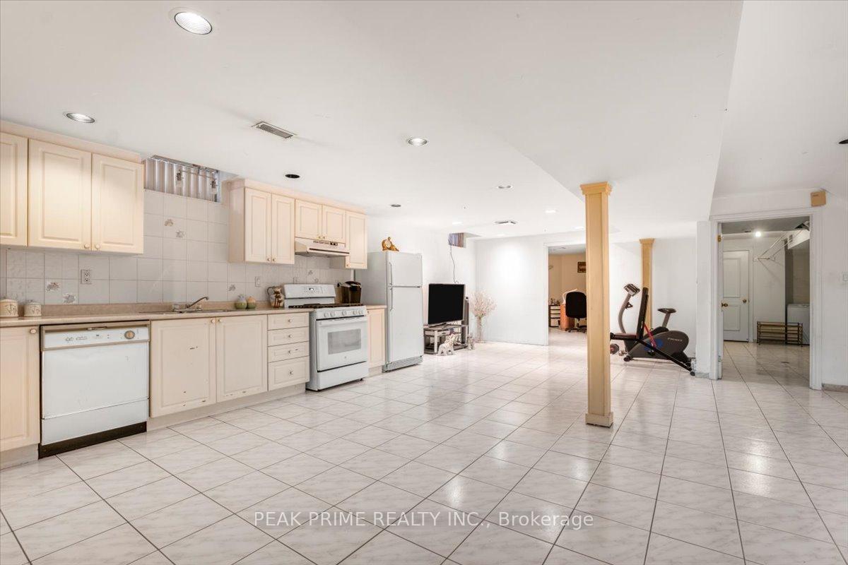 Photo 12 of 46 Sungold Court, Vaughan, West Woodbridge — HOMEH