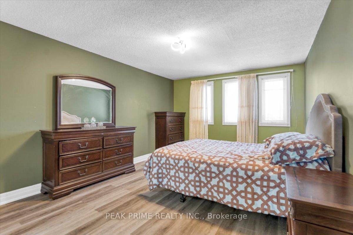 Photo 16 of 46 Sungold Court, Vaughan, West Woodbridge — HOMEH