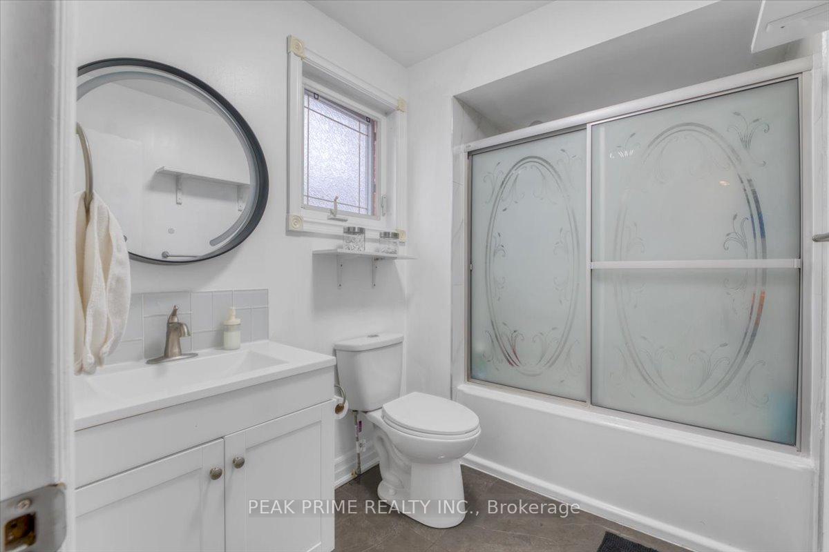 Photo 17 of 46 Sungold Court, Vaughan, West Woodbridge — HOMEH