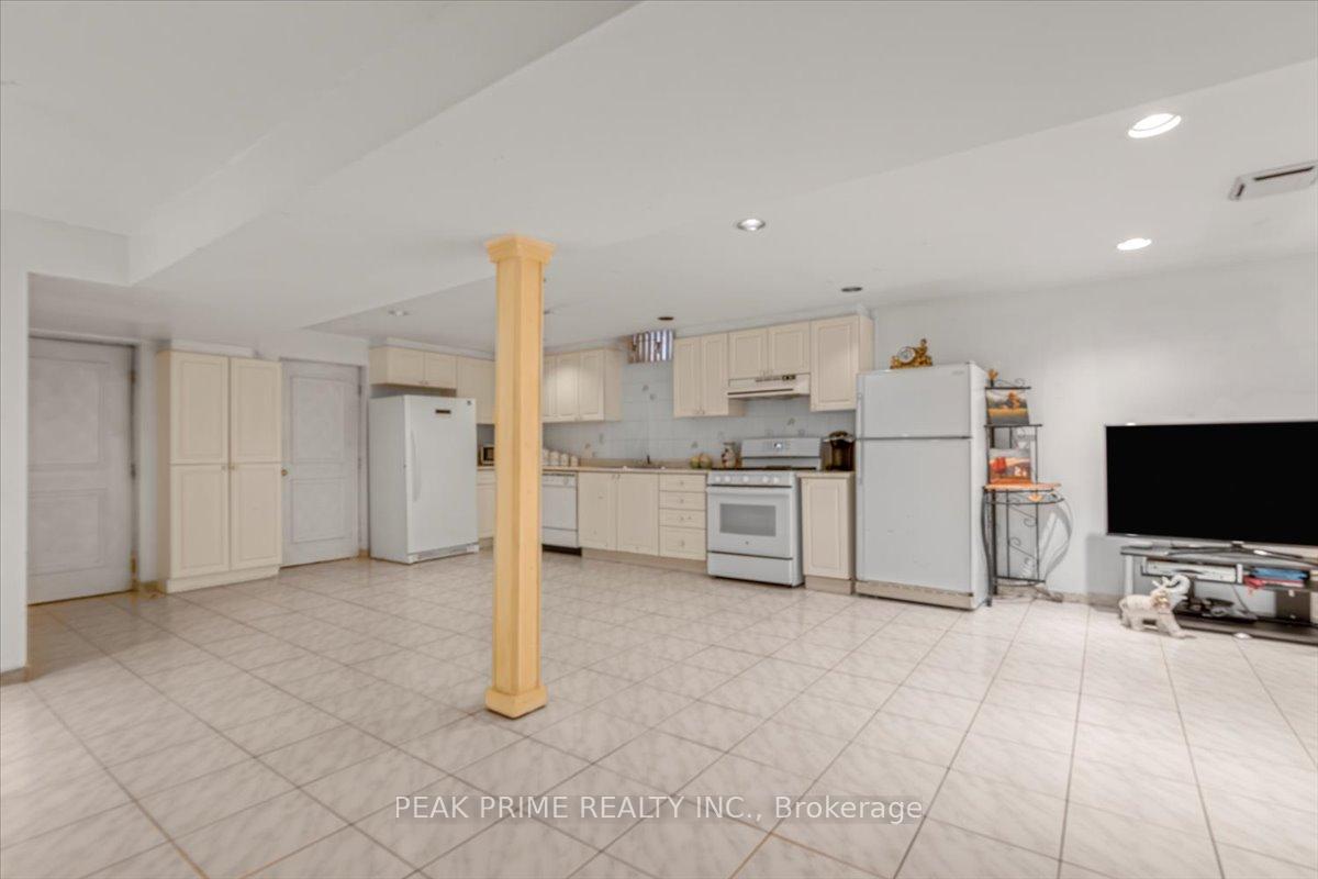 Photo 23 of 46 Sungold Court, Vaughan, West Woodbridge — HOMEH