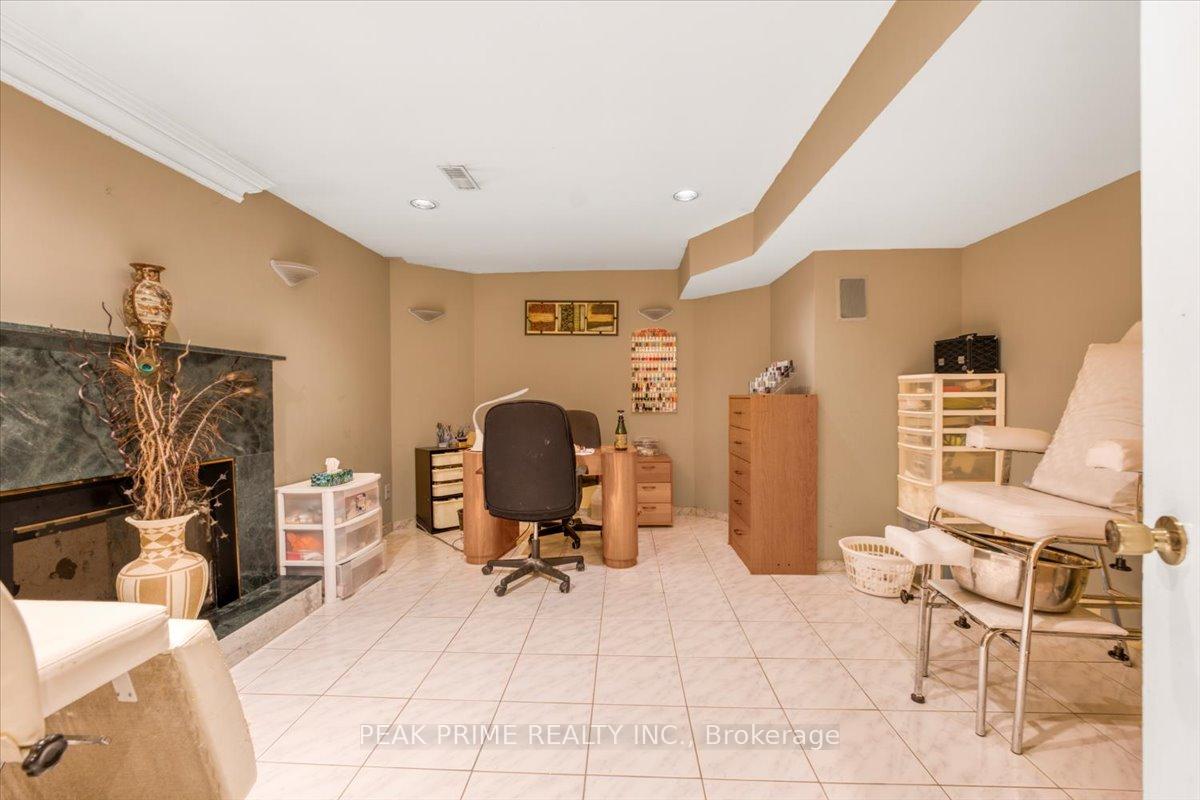 Photo 26 of 46 Sungold Court, Vaughan, West Woodbridge — HOMEH
