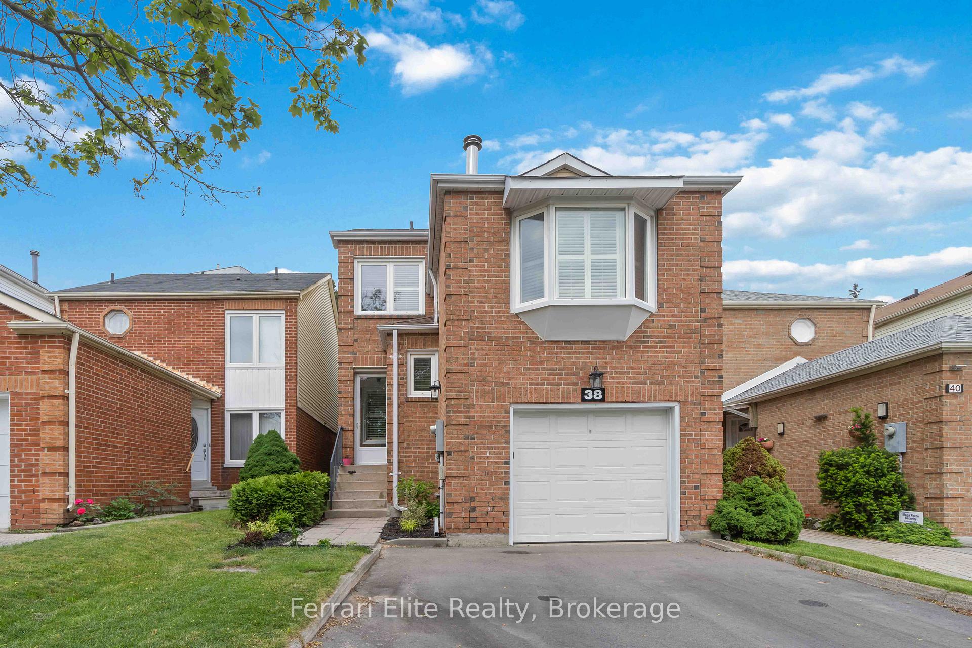 Photo 1 of 38 Lansbury Court, Vaughan, Crestwood-Springfarm-Yorkhill — HOMEH