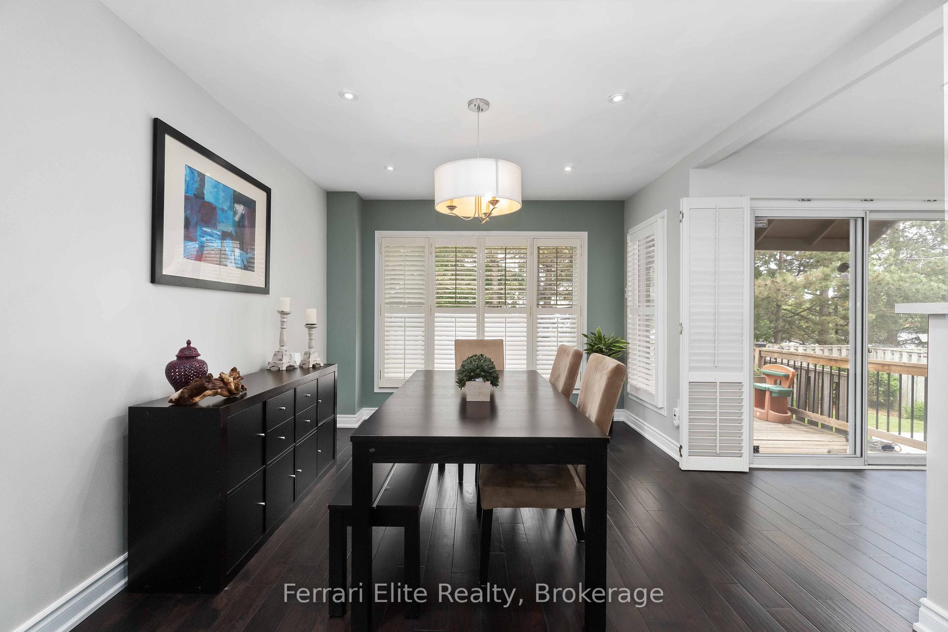 Photo 7 of 38 Lansbury Court, Vaughan, Crestwood-Springfarm-Yorkhill — HOMEH