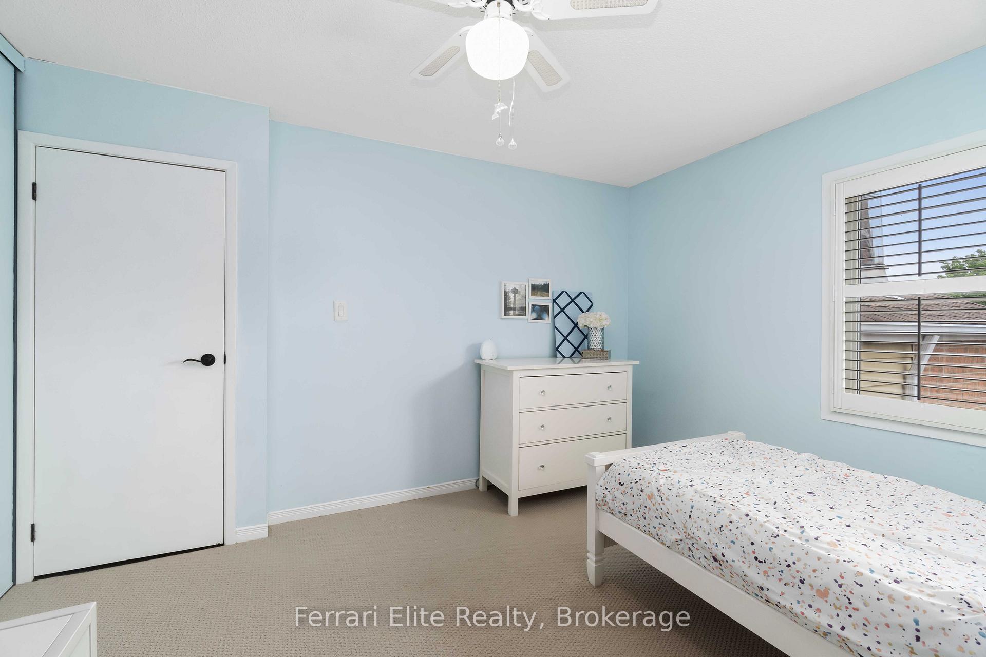 Photo 21 of 38 Lansbury Court, Vaughan, Crestwood-Springfarm-Yorkhill — HOMEH
