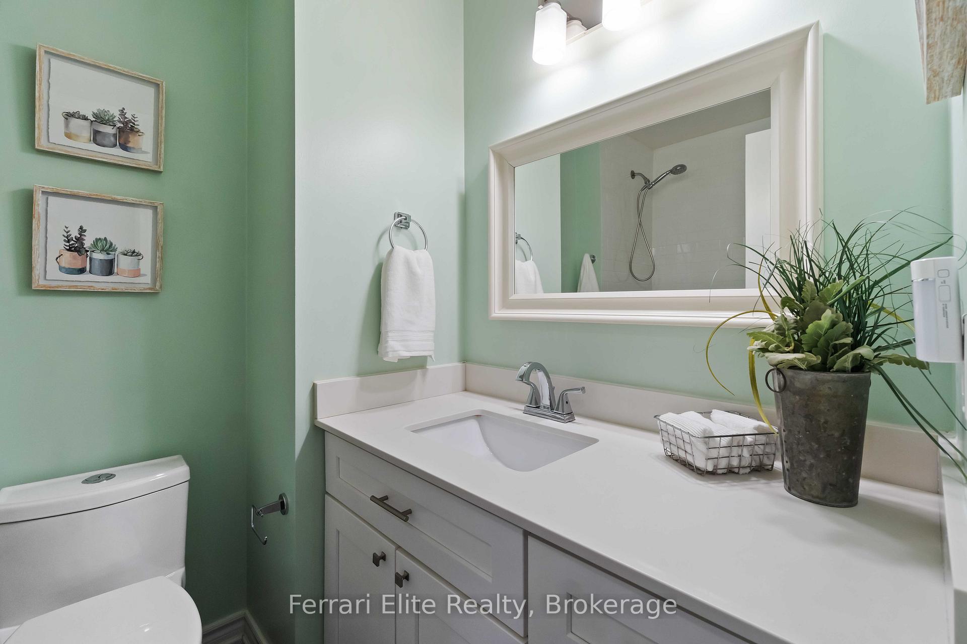 Photo 22 of 38 Lansbury Court, Vaughan, Crestwood-Springfarm-Yorkhill — HOMEH