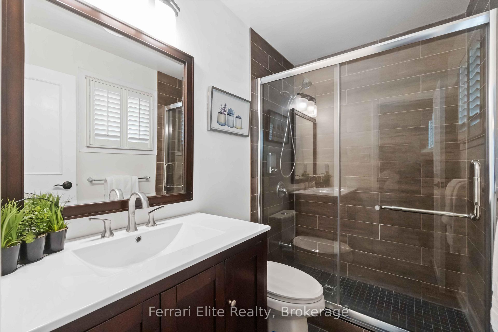 Photo 25 of 38 Lansbury Court, Vaughan, Crestwood-Springfarm-Yorkhill — HOMEH