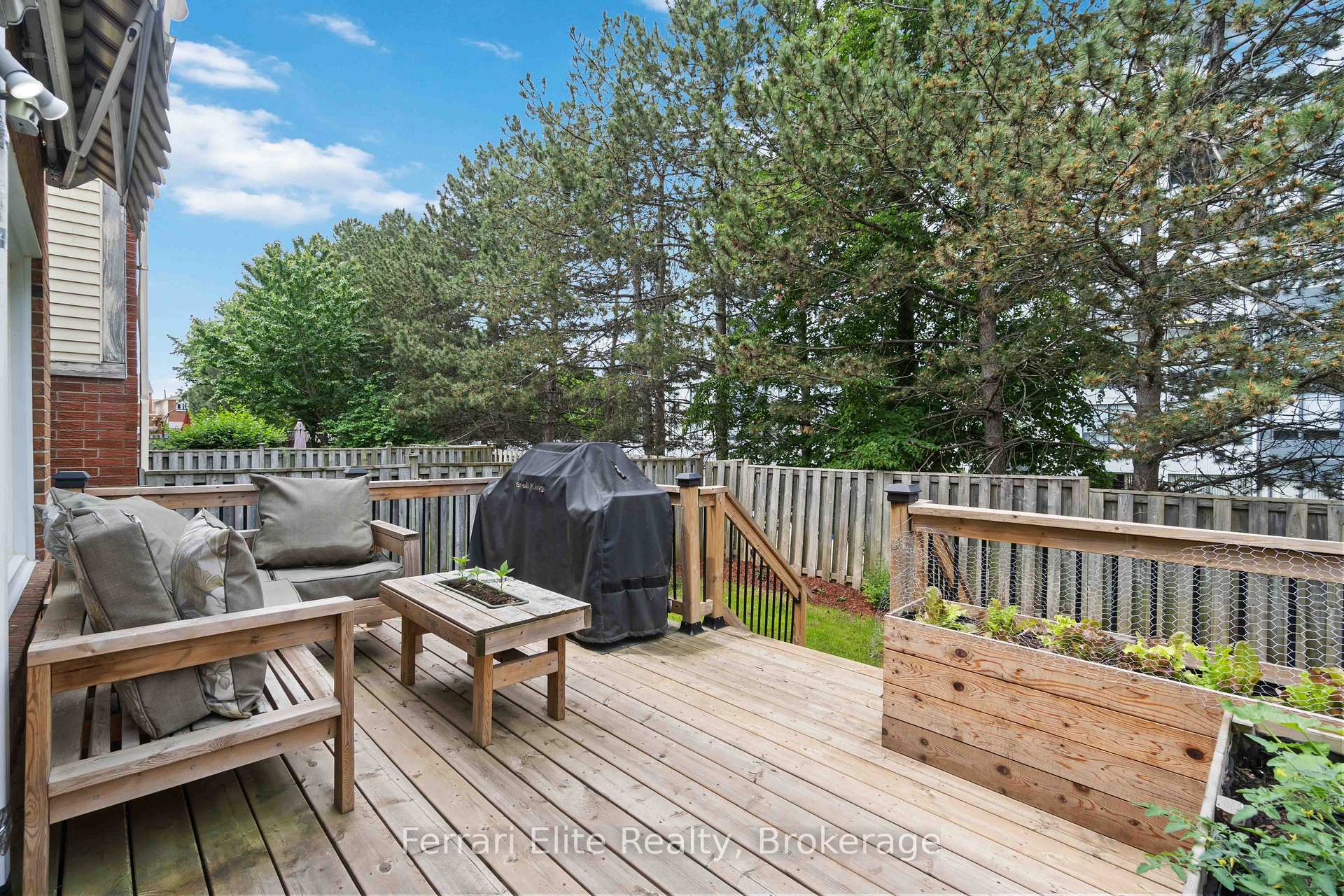 Photo 33 of 38 Lansbury Court, Vaughan, Crestwood-Springfarm-Yorkhill — HOMEH