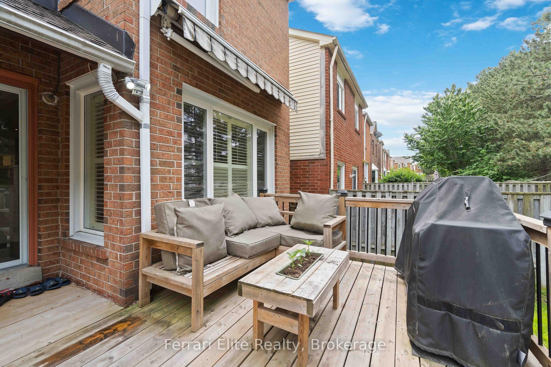 Photo 34 of 38 Lansbury Court, Vaughan, Crestwood-Springfarm-Yorkhill — HOMEH