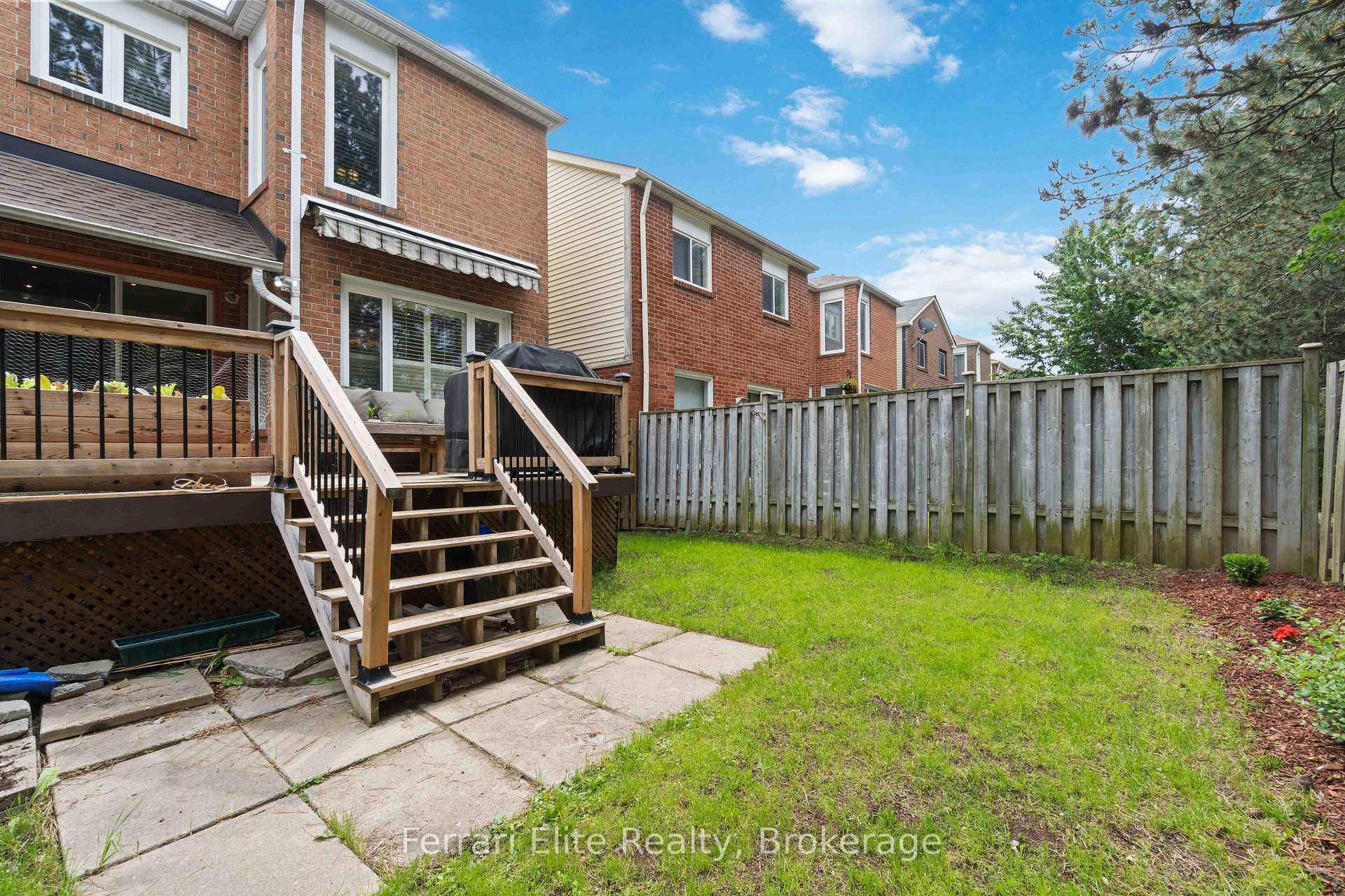 Photo 35 of 38 Lansbury Court, Vaughan, Crestwood-Springfarm-Yorkhill — HOMEH