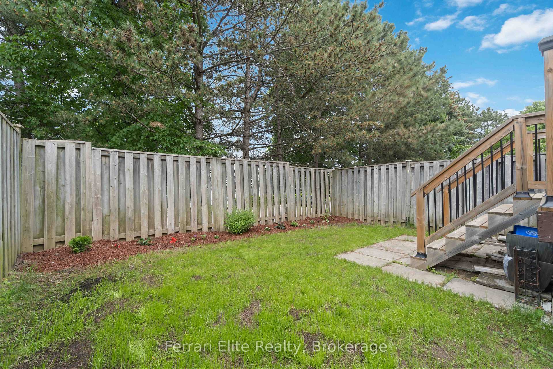 Photo 37 of 38 Lansbury Court, Vaughan, Crestwood-Springfarm-Yorkhill — HOMEH