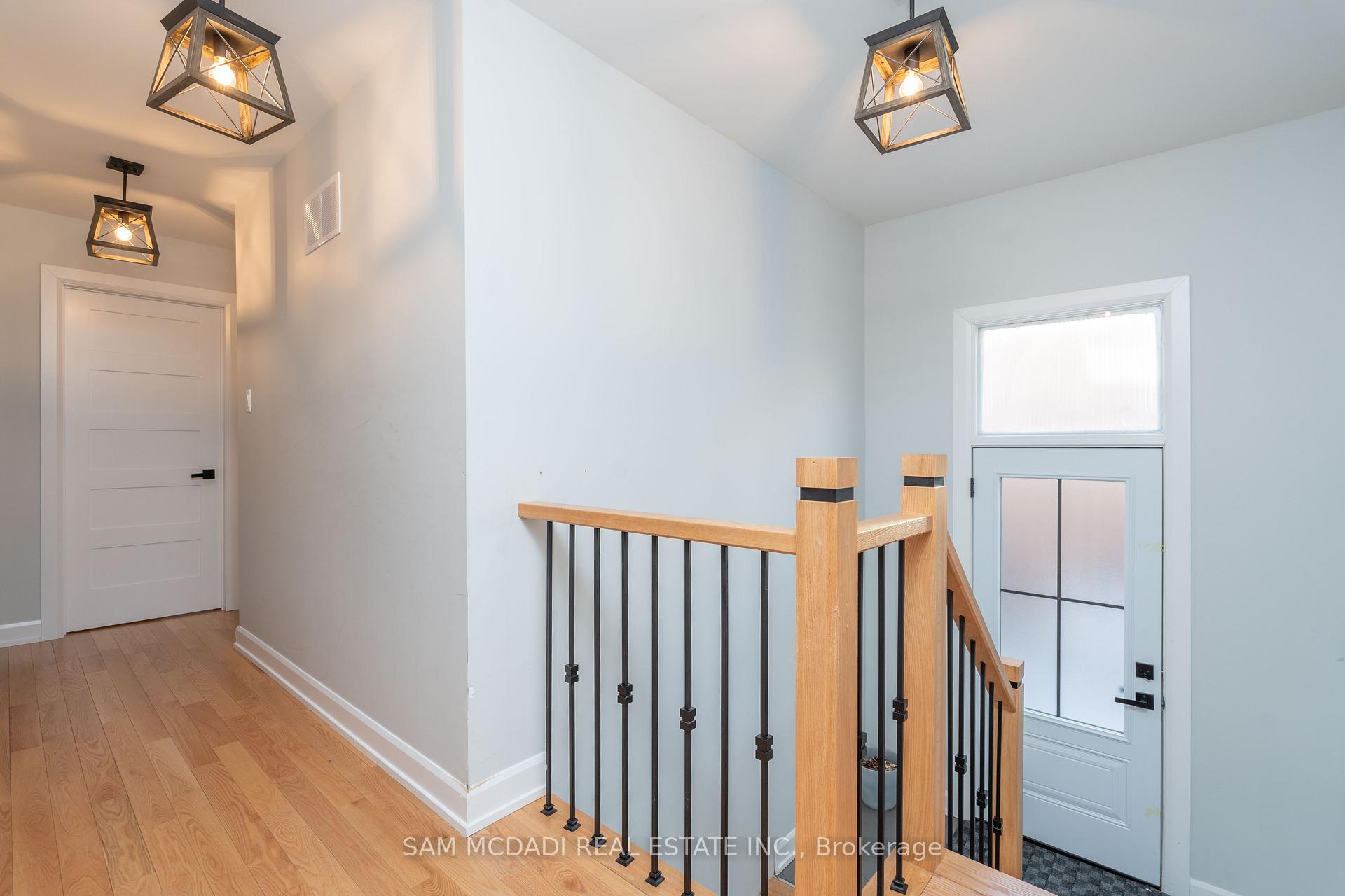 Photo 4 of 140 Aberdeen Avenue, Vaughan, East Woodbridge — HOMEH