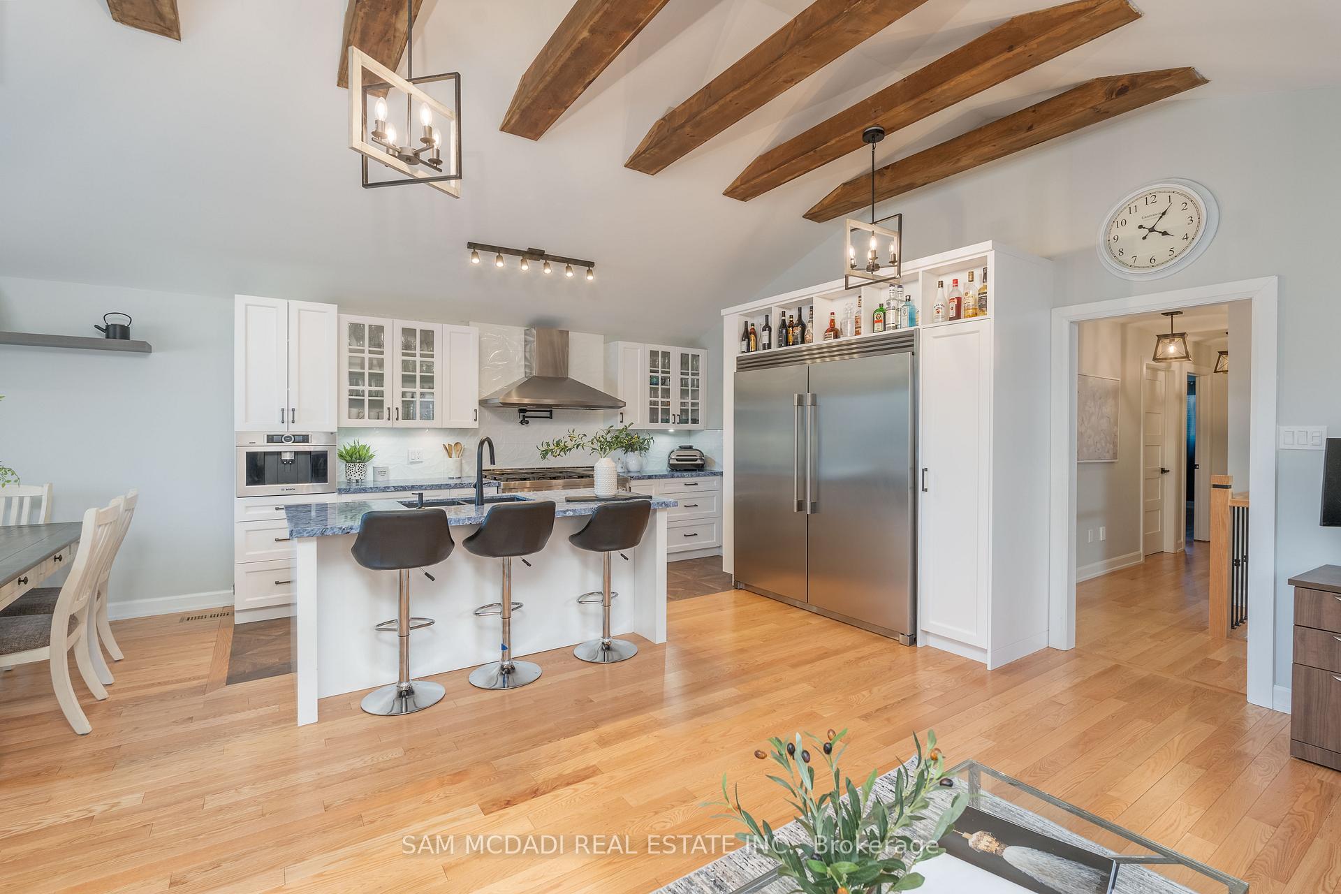 Photo 14 of 140 Aberdeen Avenue, Vaughan, East Woodbridge — HOMEH