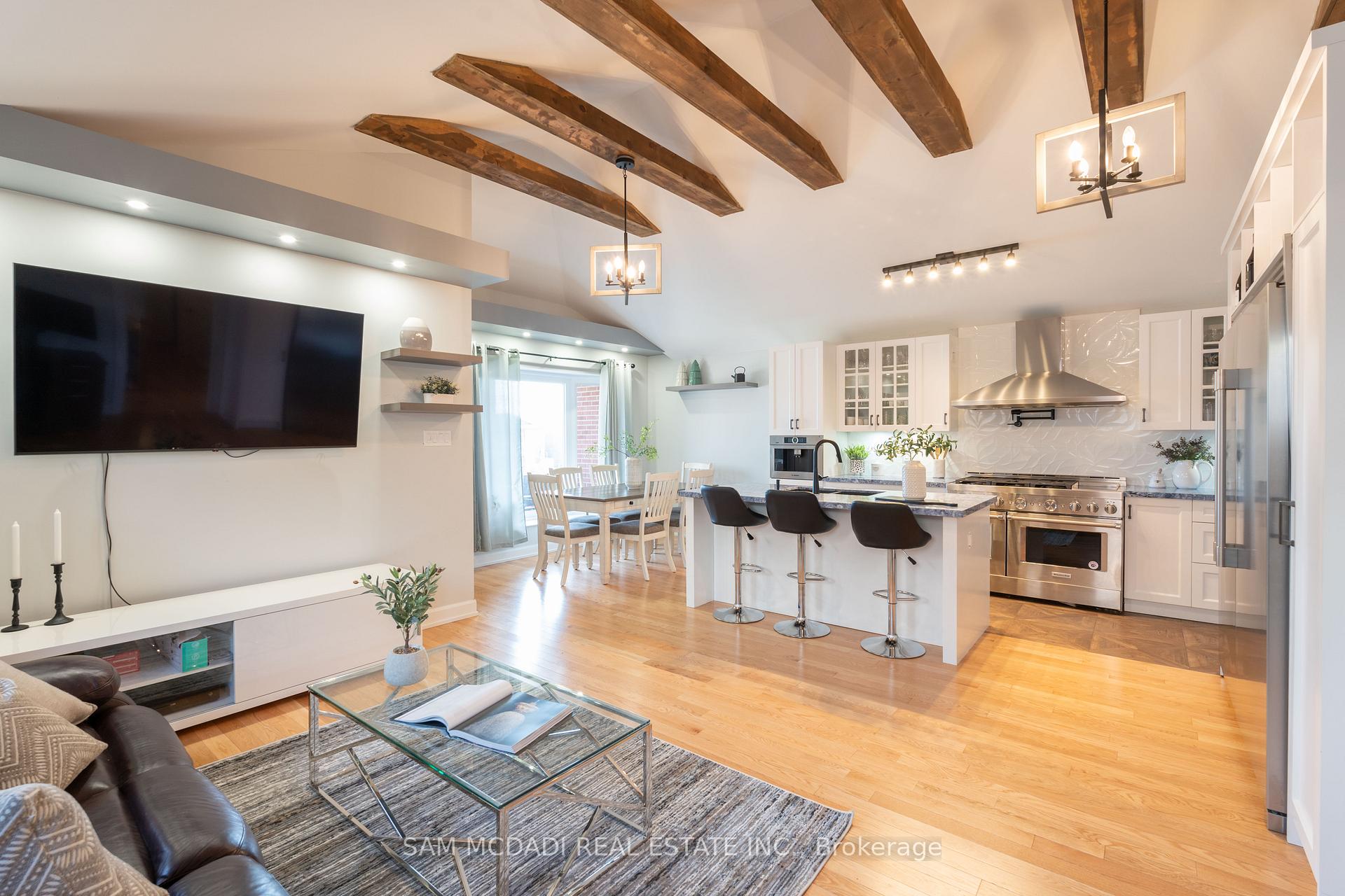 Photo 15 of 140 Aberdeen Avenue, Vaughan, East Woodbridge — HOMEH