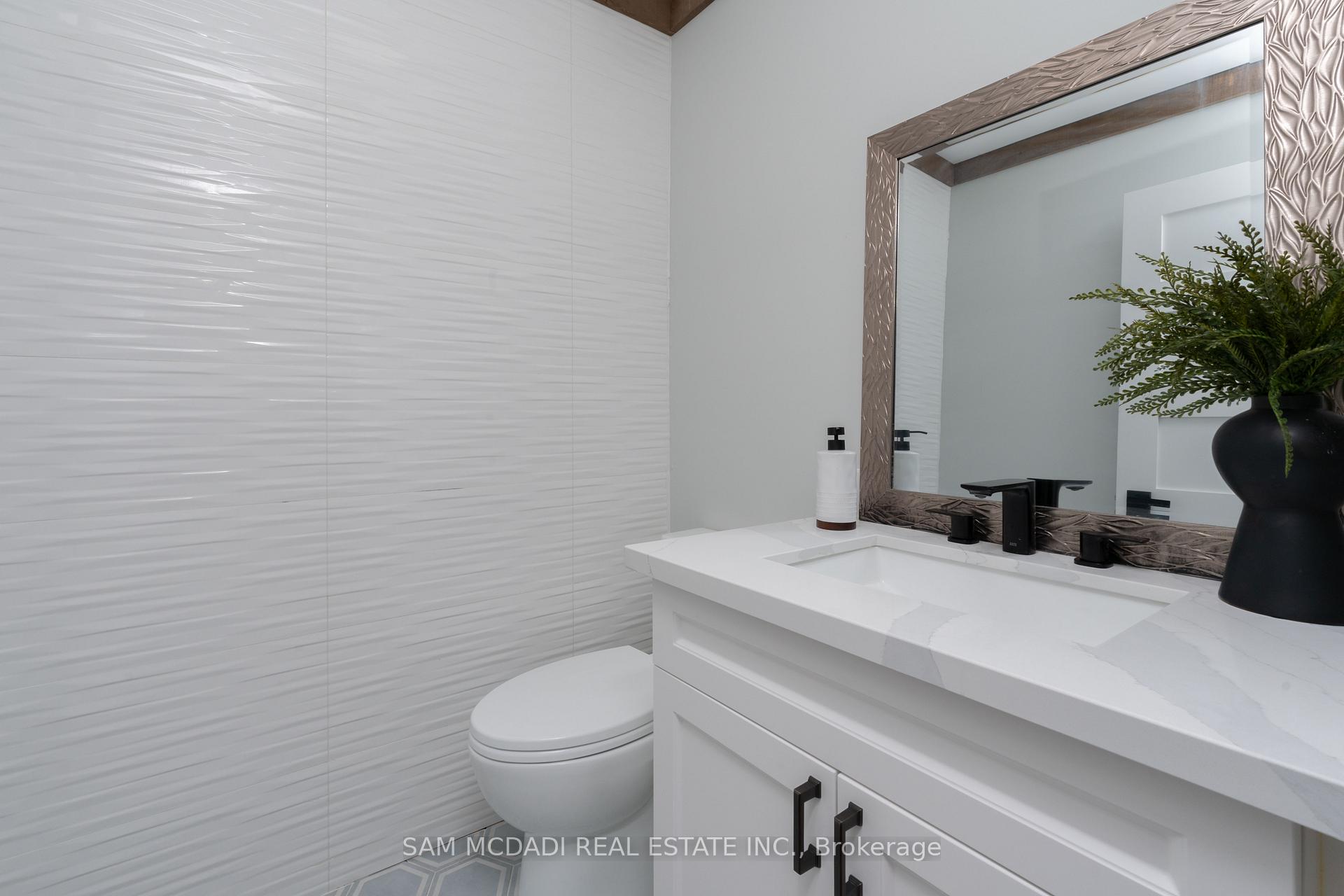 Photo 16 of 140 Aberdeen Avenue, Vaughan, East Woodbridge — HOMEH