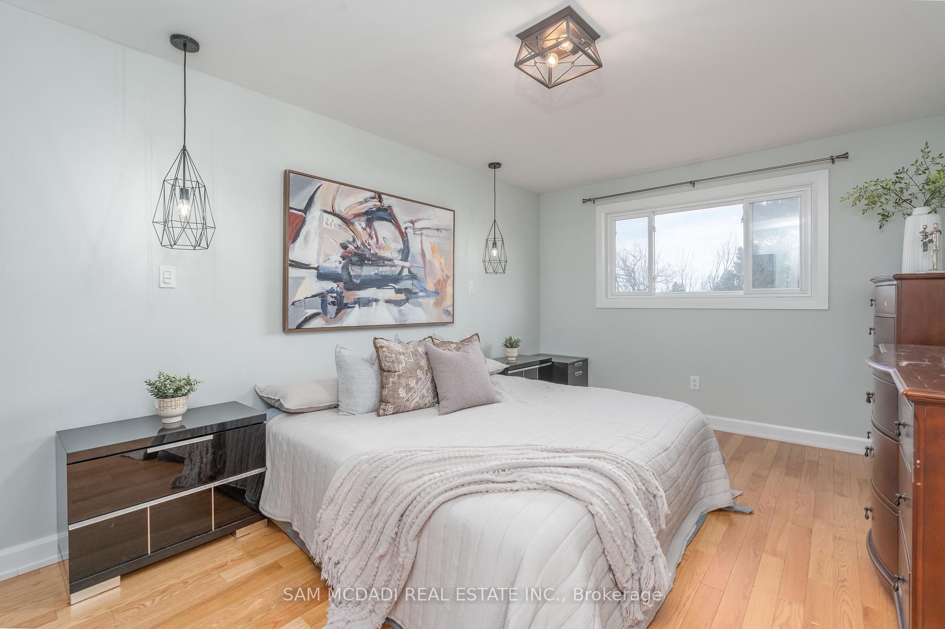 Photo 17 of 140 Aberdeen Avenue, Vaughan, East Woodbridge — HOMEH