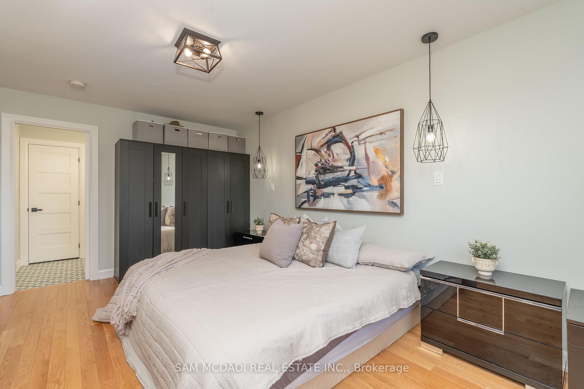 Photo 18 of 140 Aberdeen Avenue, Vaughan, East Woodbridge — HOMEH