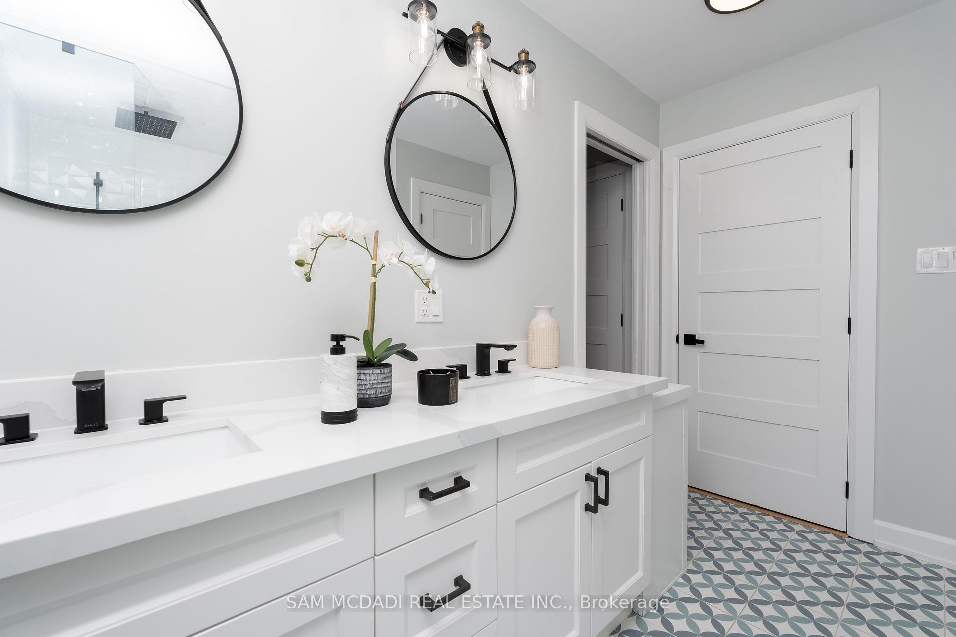 Photo 21 of 140 Aberdeen Avenue, Vaughan, East Woodbridge — HOMEH