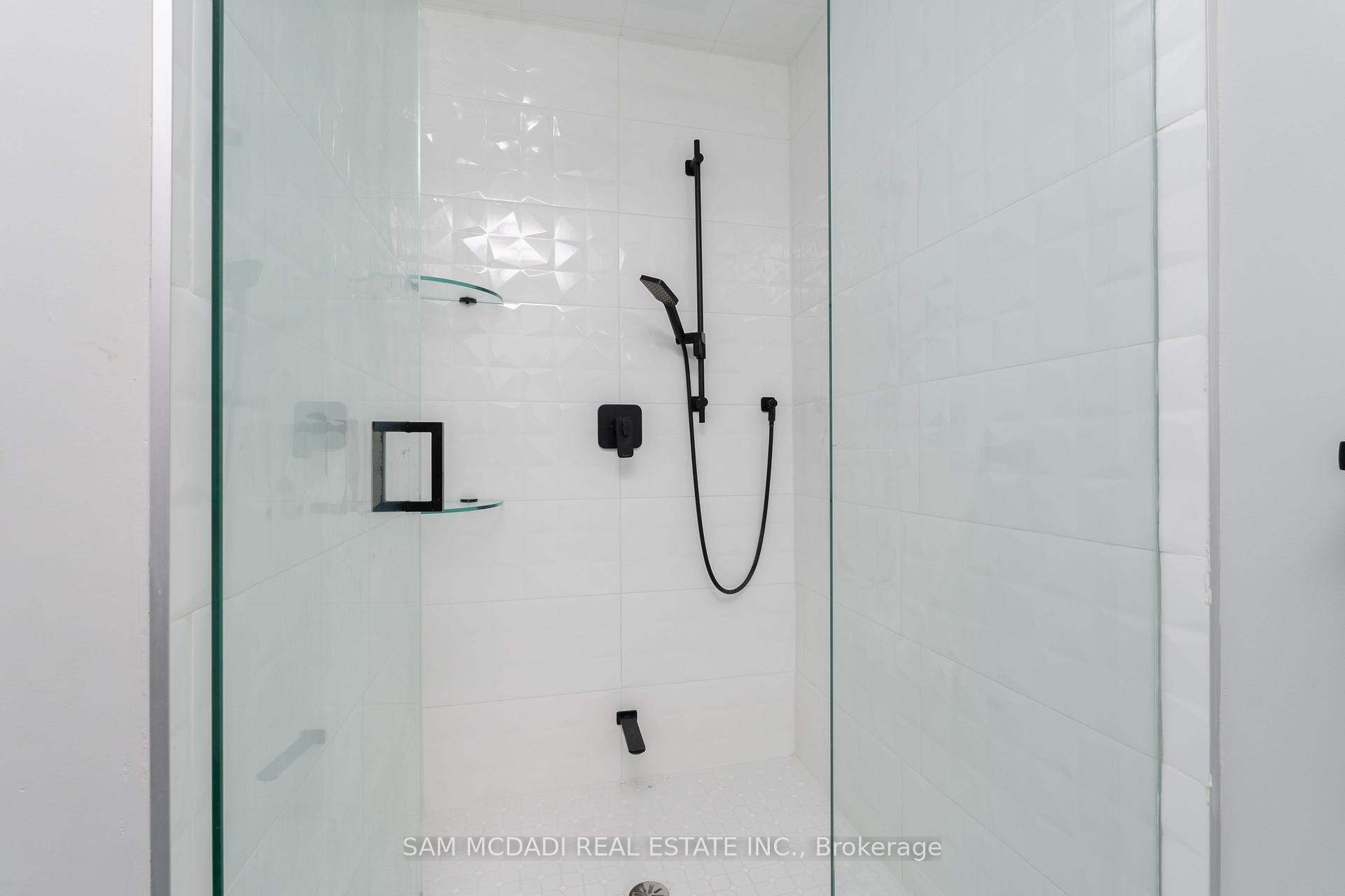 Photo 22 of 140 Aberdeen Avenue, Vaughan, East Woodbridge — HOMEH