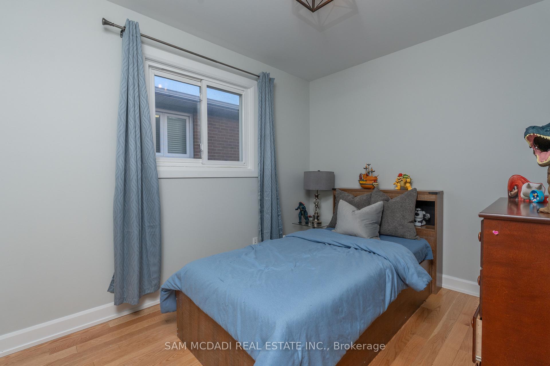 Photo 23 of 140 Aberdeen Avenue, Vaughan, East Woodbridge — HOMEH