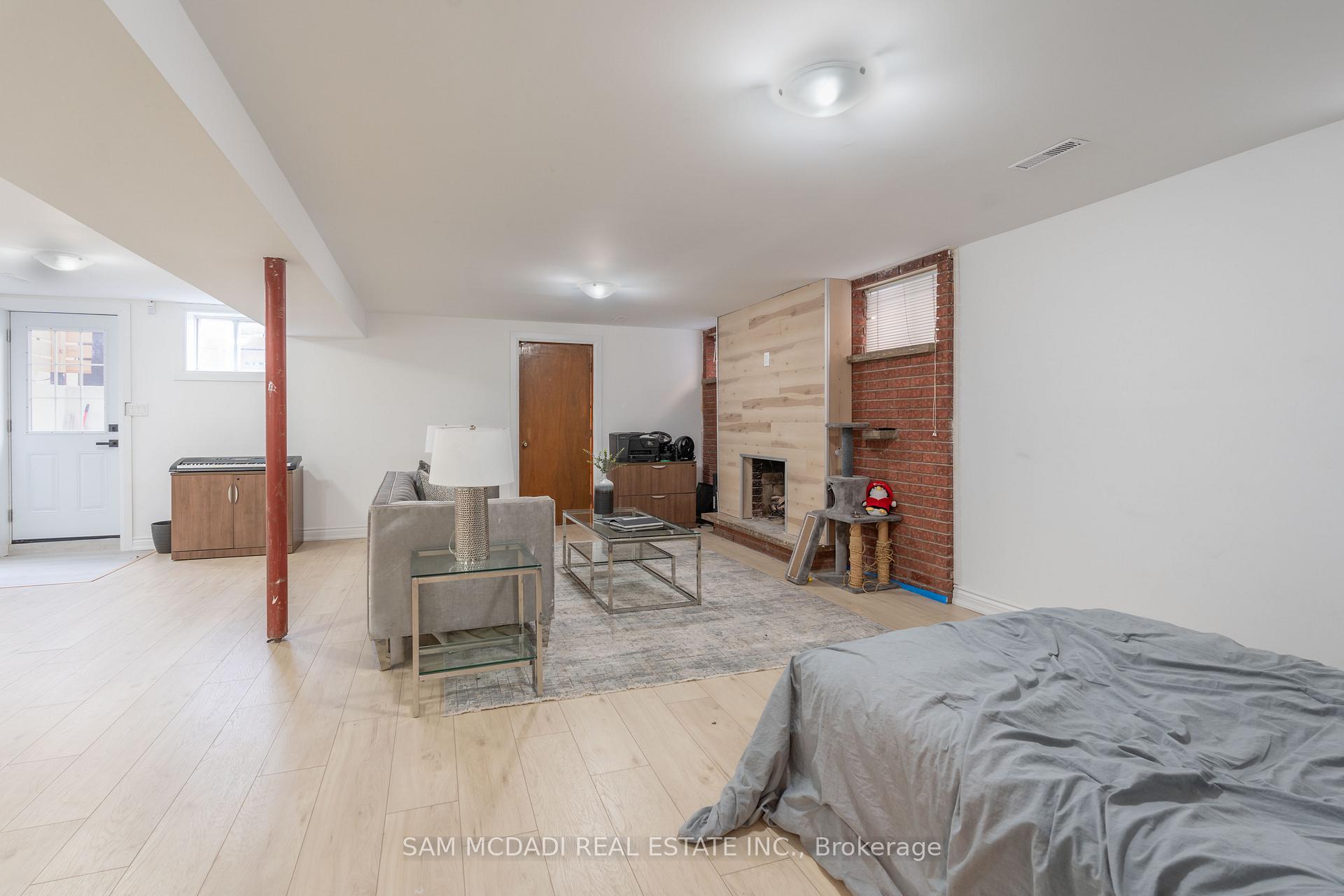 Photo 27 of 140 Aberdeen Avenue, Vaughan, East Woodbridge — HOMEH