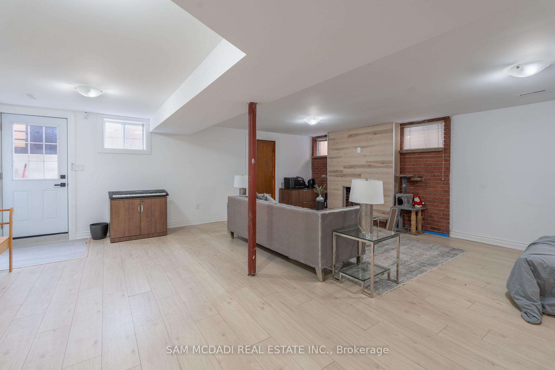 Photo 31 of 140 Aberdeen Avenue, Vaughan, East Woodbridge — HOMEH