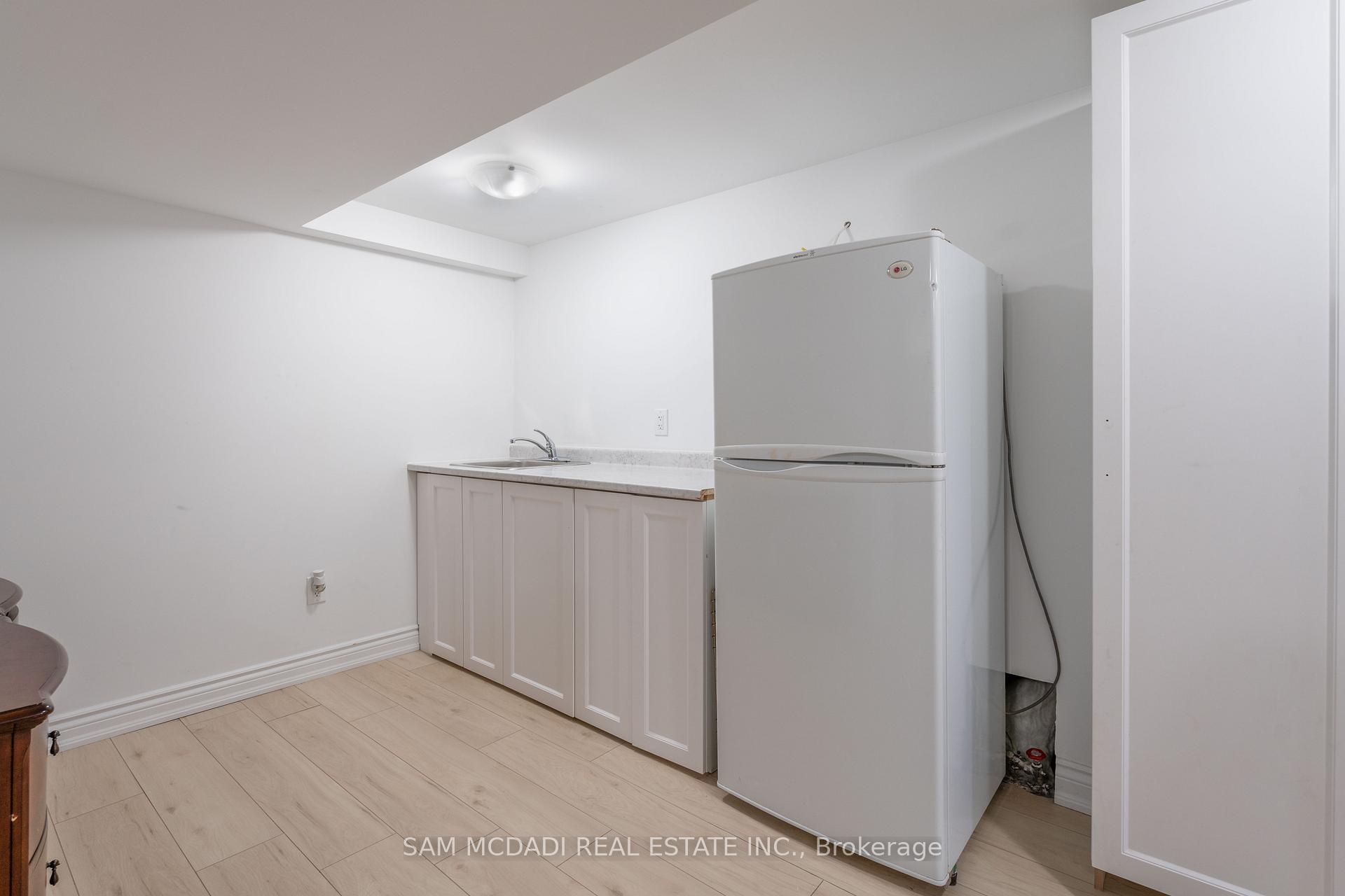 Photo 32 of 140 Aberdeen Avenue, Vaughan, East Woodbridge — HOMEH