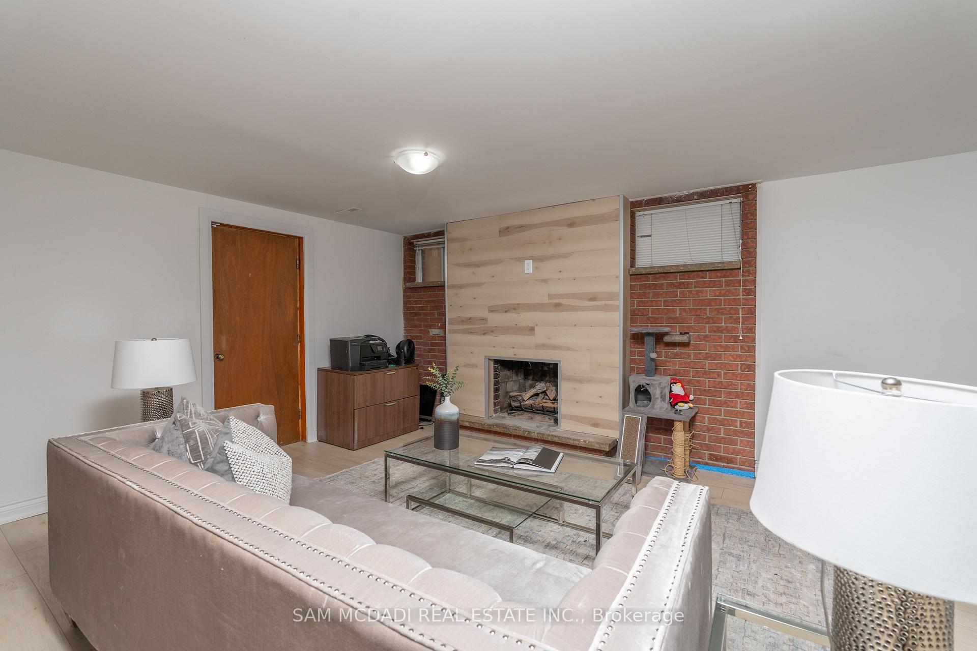 Photo 33 of 140 Aberdeen Avenue, Vaughan, East Woodbridge — HOMEH