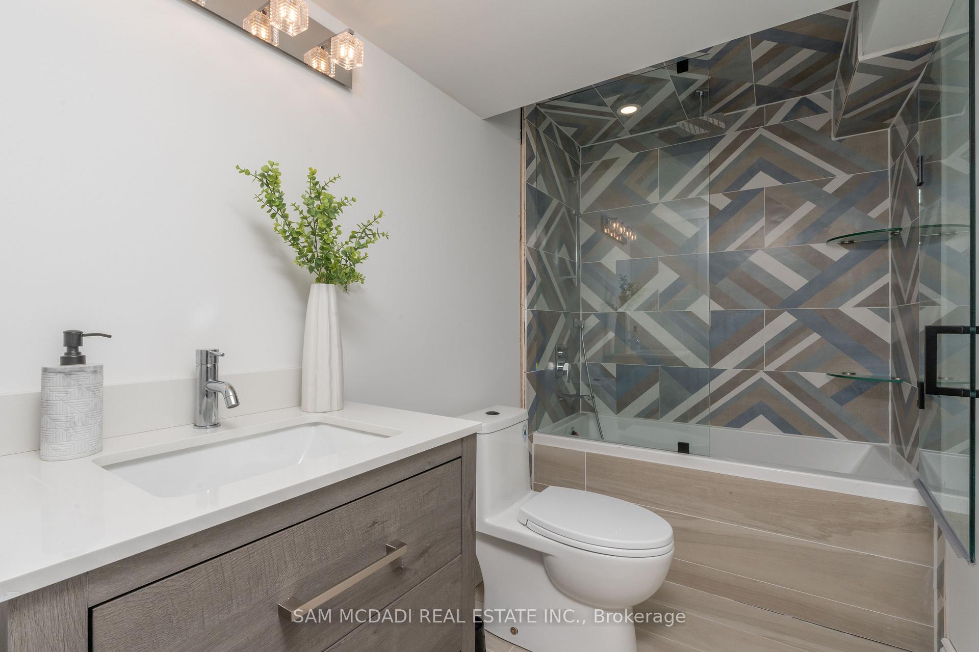 Photo 34 of 140 Aberdeen Avenue, Vaughan, East Woodbridge — HOMEH
