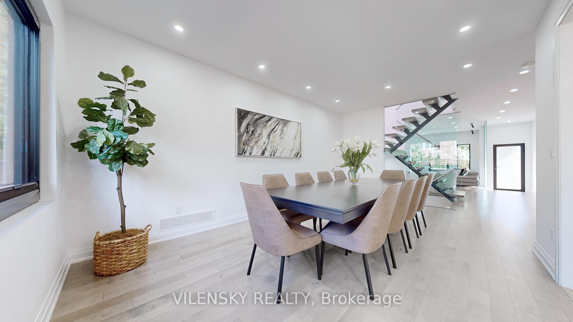 Photo 6 of 198 Dufferin Hill Drive, Vaughan, Patterson — HOMEH