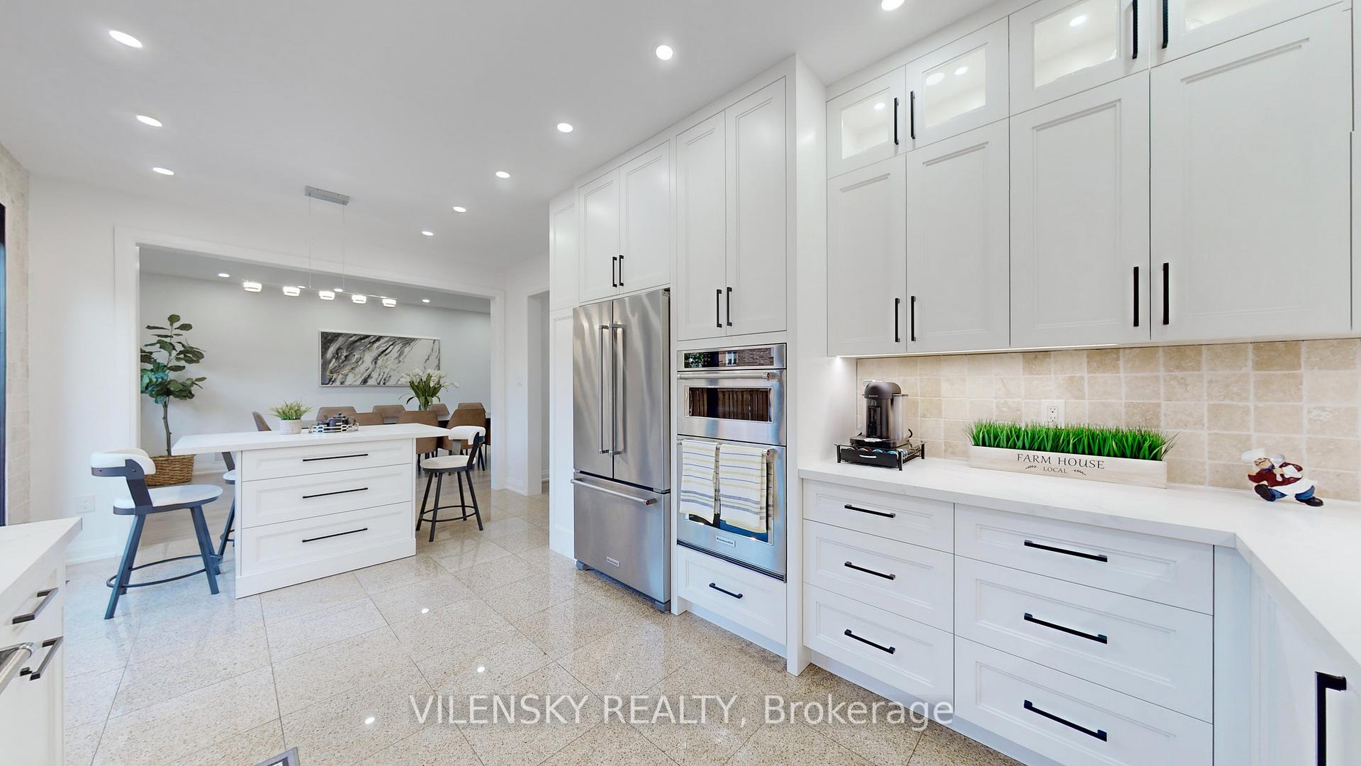 Photo 12 of 198 Dufferin Hill Drive, Vaughan, Patterson — HOMEH