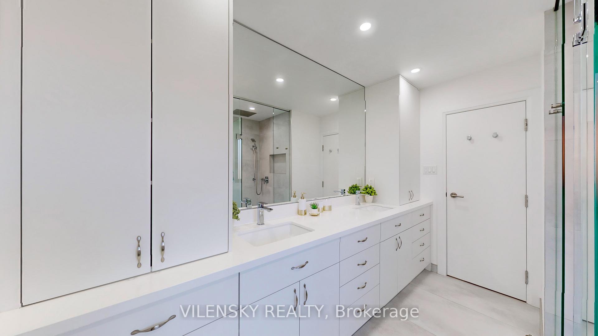 Photo 20 of 198 Dufferin Hill Drive, Vaughan, Patterson — HOMEH