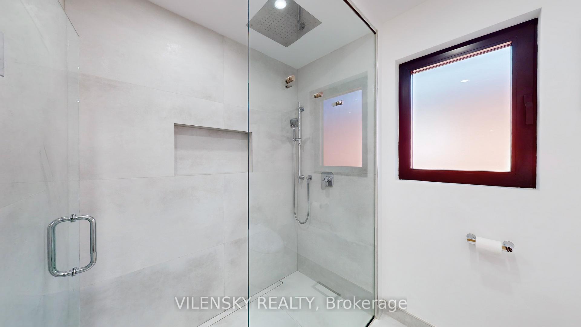 Photo 25 of 198 Dufferin Hill Drive, Vaughan, Patterson — HOMEH