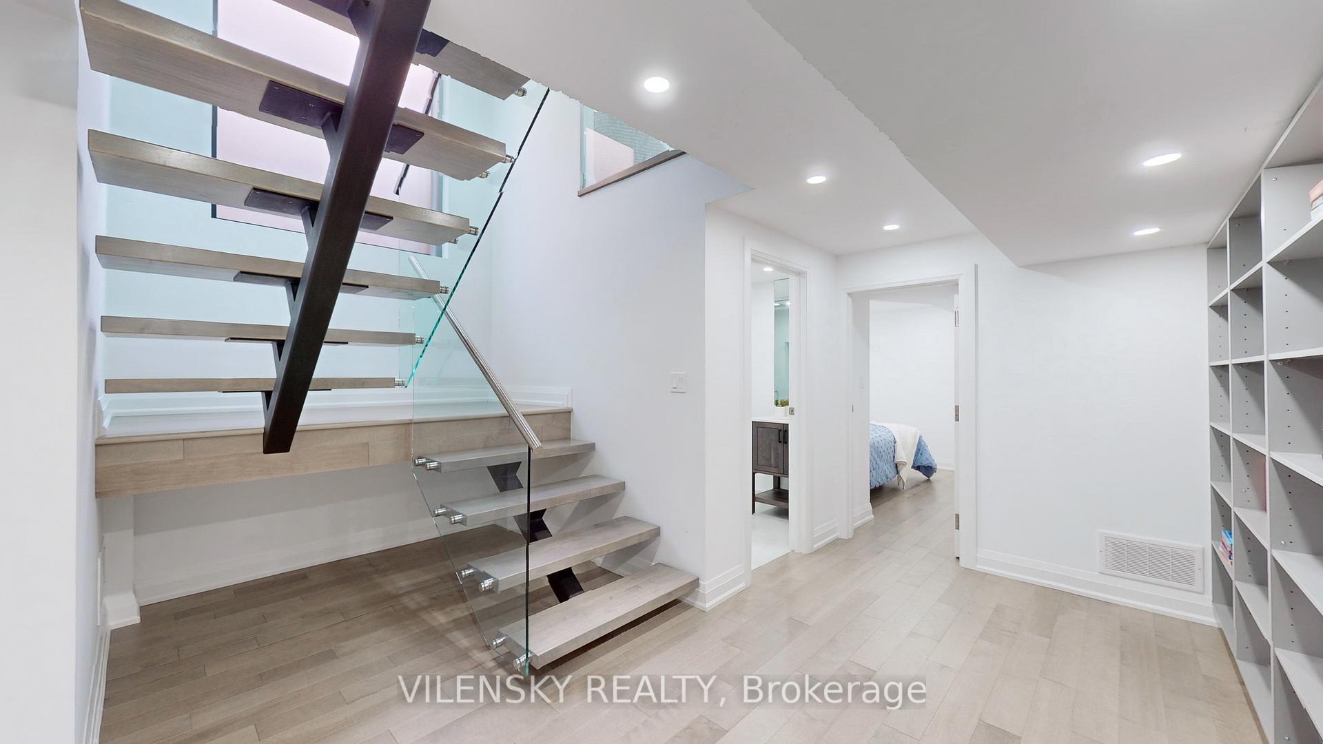 Photo 27 of 198 Dufferin Hill Drive, Vaughan, Patterson — HOMEH