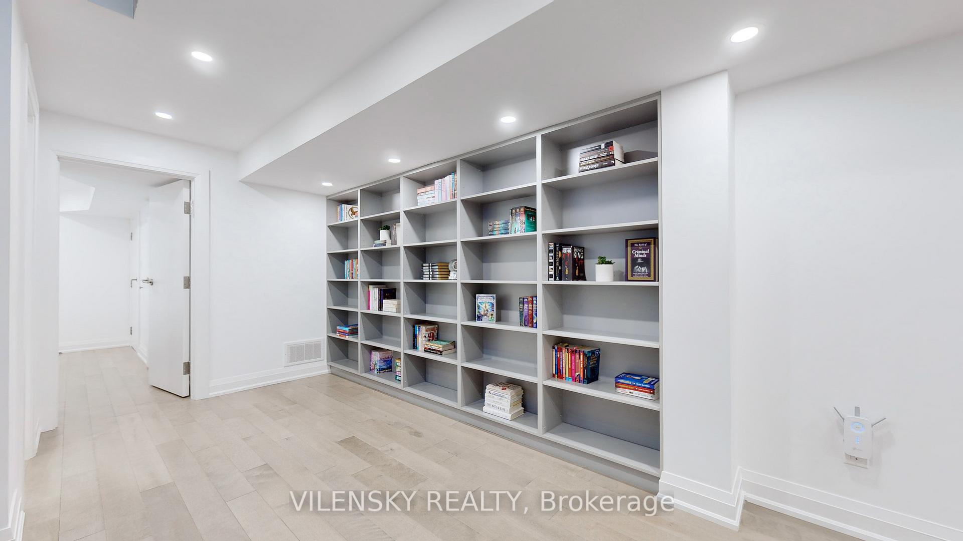 Photo 28 of 198 Dufferin Hill Drive, Vaughan, Patterson — HOMEH