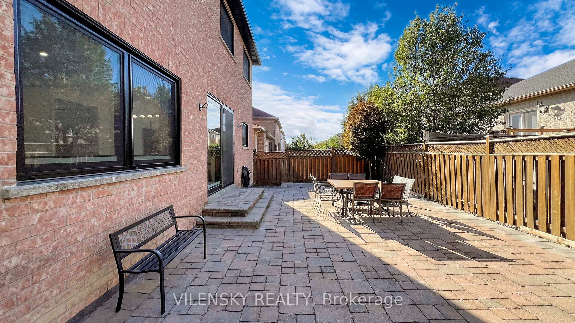 Photo 39 of 198 Dufferin Hill Drive, Vaughan, Patterson — HOMEH
