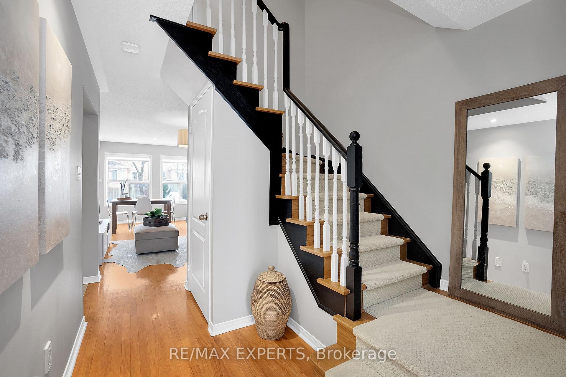Photo 1 of 72 Giancola Crescent, Vaughan, Maple — HOMEH
