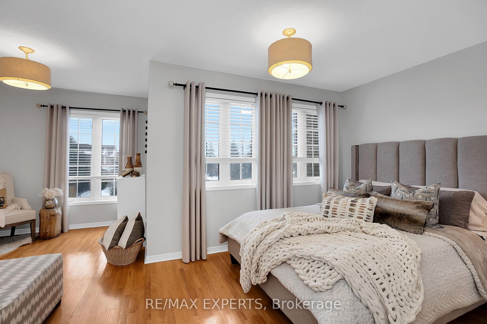 Photo 17 of 72 Giancola Crescent, Vaughan, Maple — HOMEH