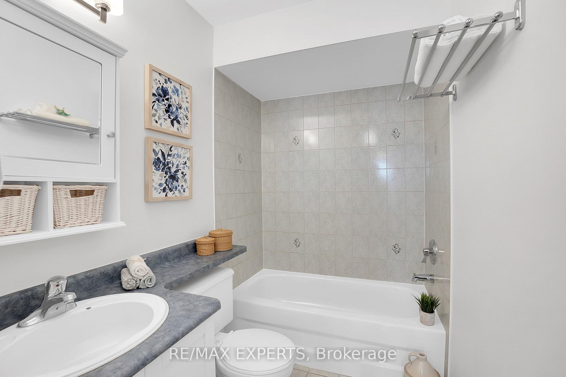 Photo 20 of 72 Giancola Crescent, Vaughan, Maple — HOMEH