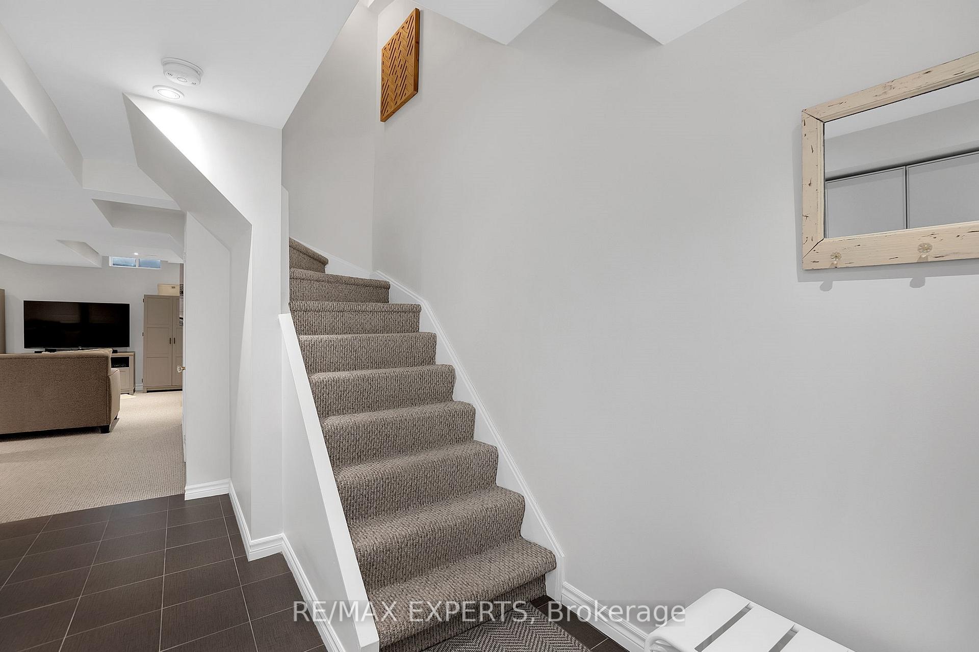 Photo 40 of 72 Giancola Crescent, Vaughan, Maple — HOMEH