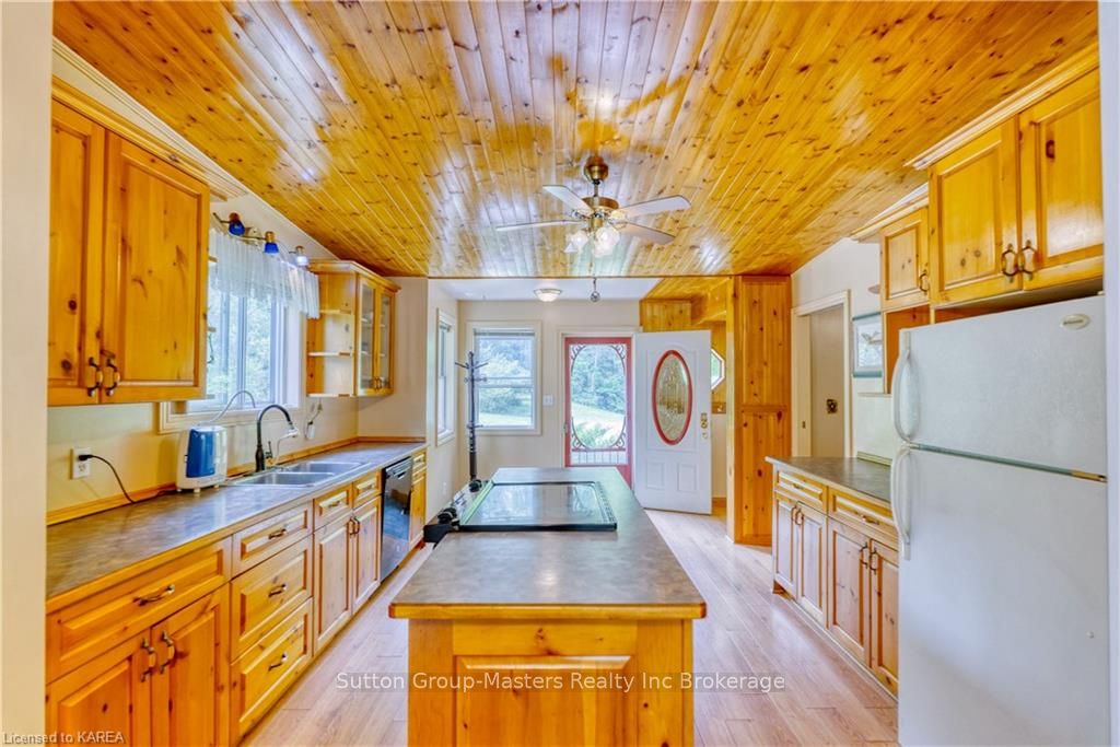 Photo 18 of 1037 Old Mine Lane, Frontenac, Frontenac South — HOMEH