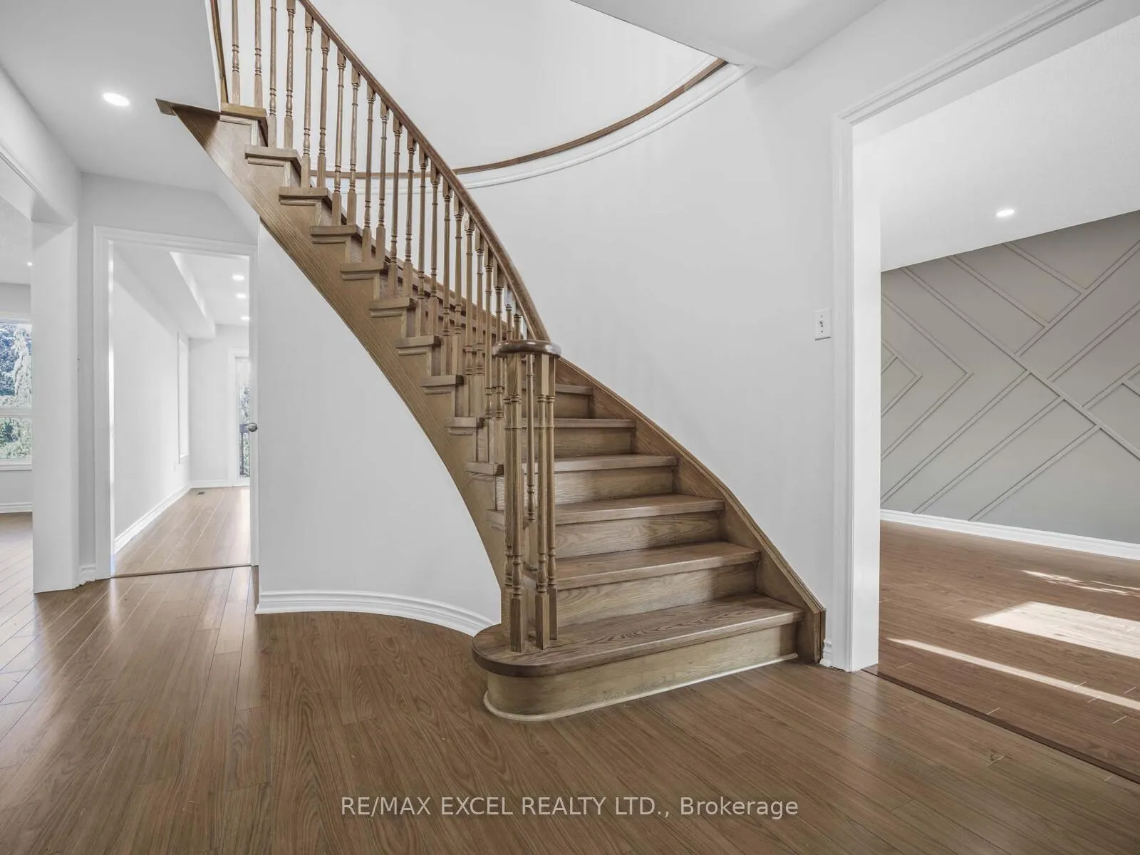 Photo 5 of 25 Golden Meadow Road, Barrie, Bayshore — HOMEH