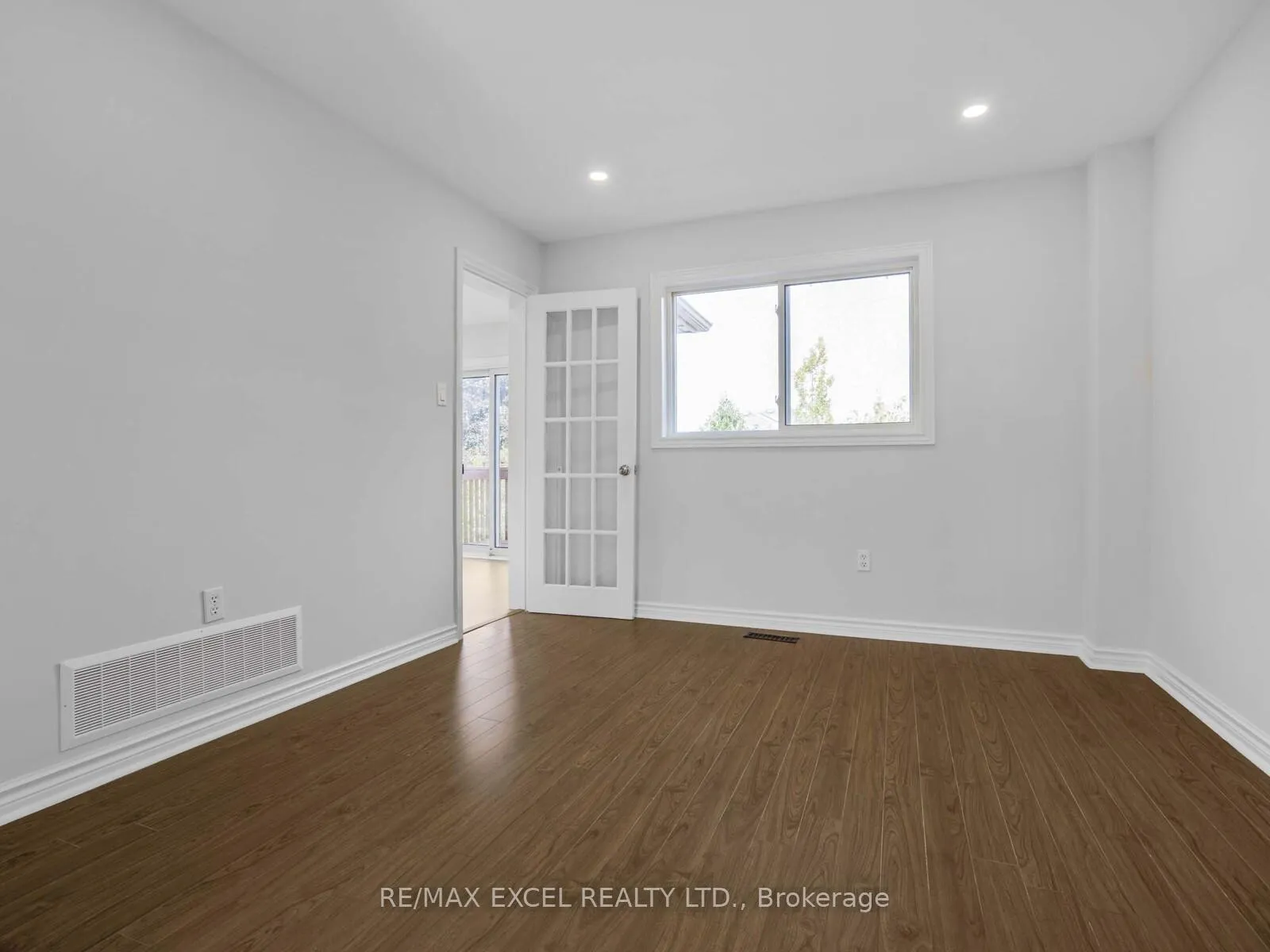 Photo 9 of 25 Golden Meadow Road, Barrie, Bayshore — HOMEH