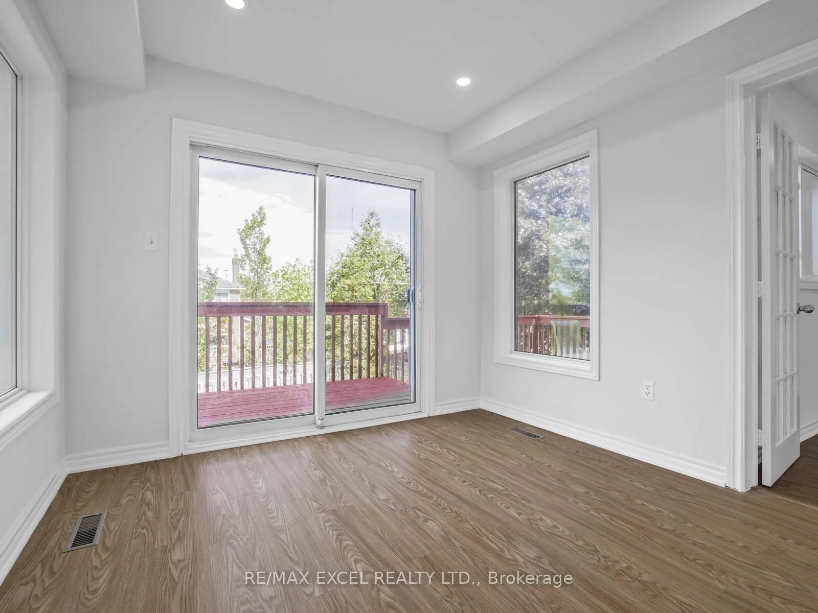 Photo 11 of 25 Golden Meadow Road, Barrie, Bayshore — HOMEH